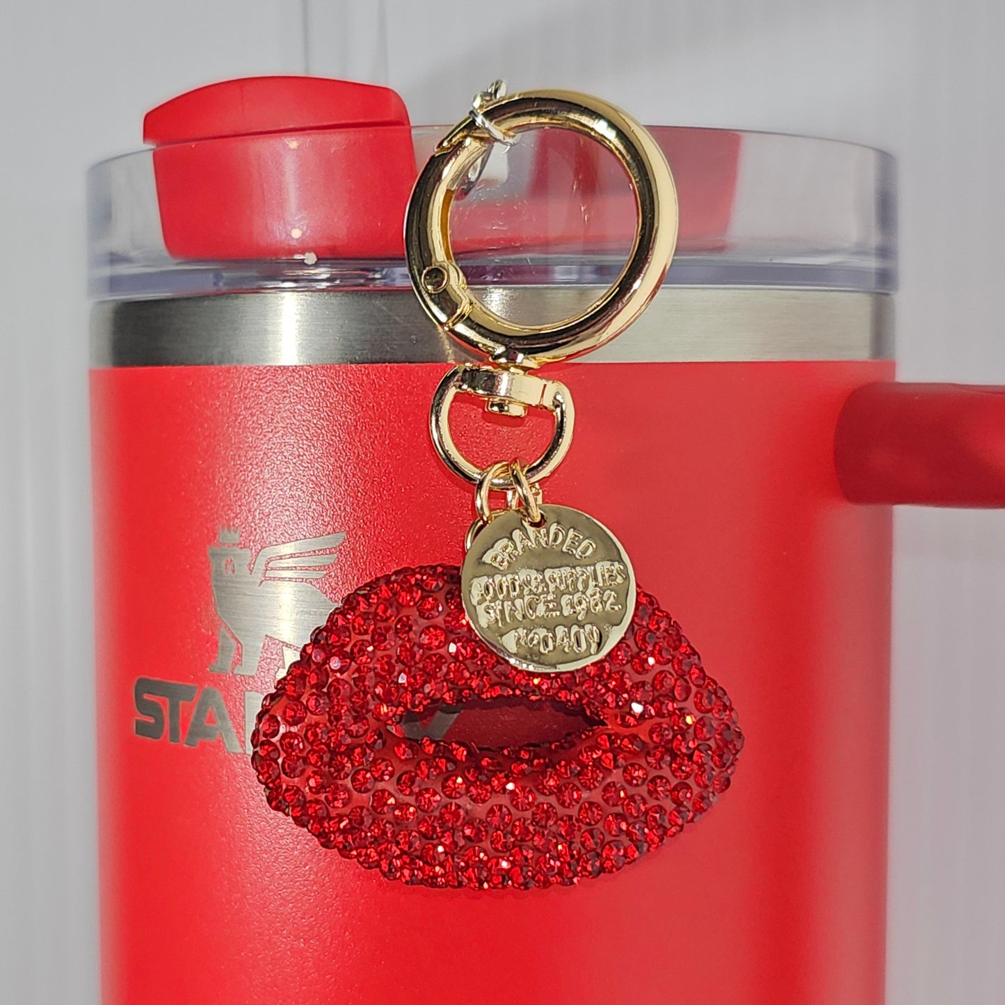 Luxury glitter red lips with gold swivel keyring tumbler straw charm.