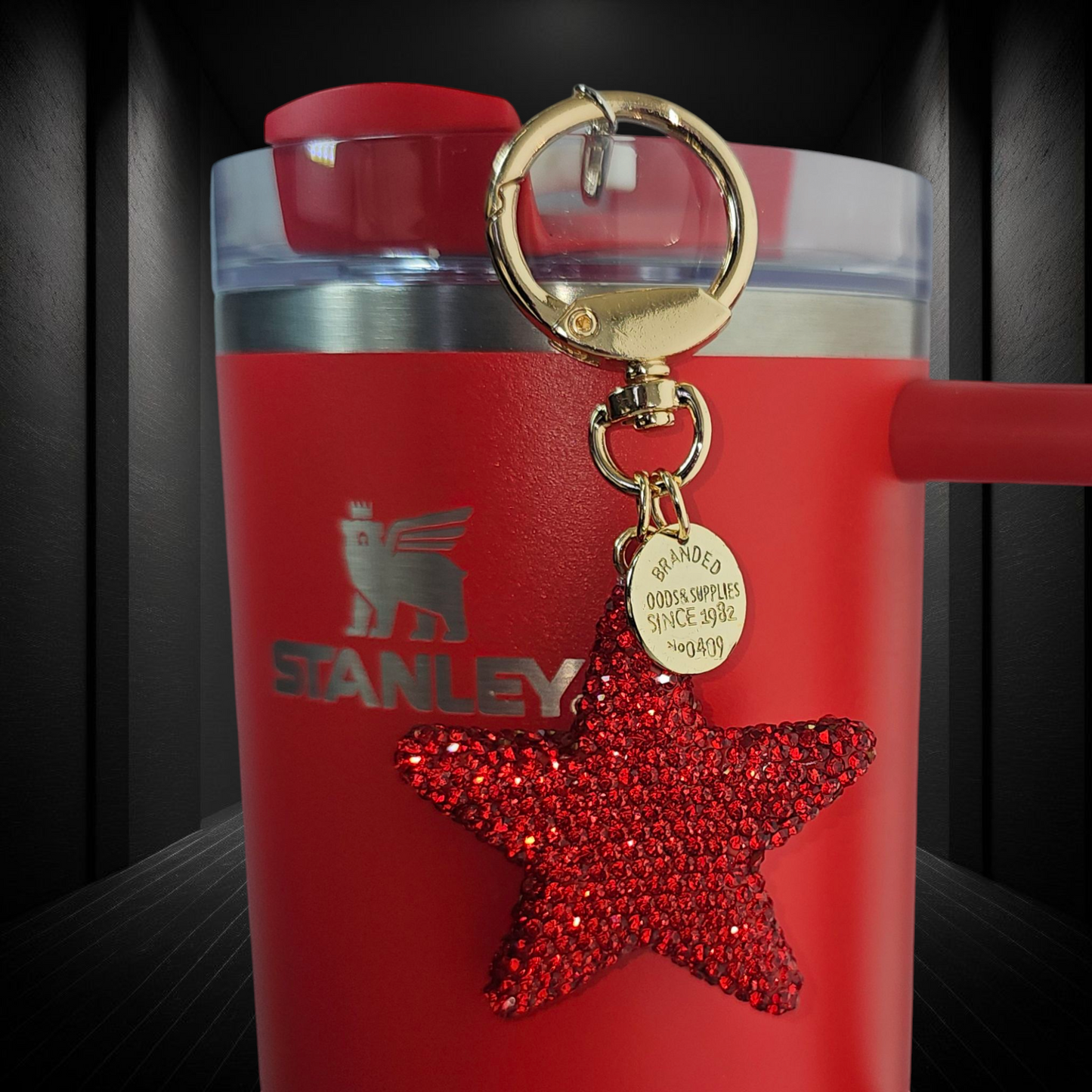 Red Glitter Star with gold swivel keyring tumbler straw charm.