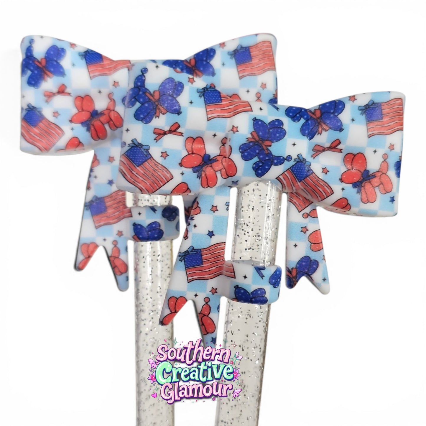 Patriotic balloon dog bow straw topper with American flags and red, white, and blue balloon dogs. Fits 10mm reusable straws for festive summer drinkware.
