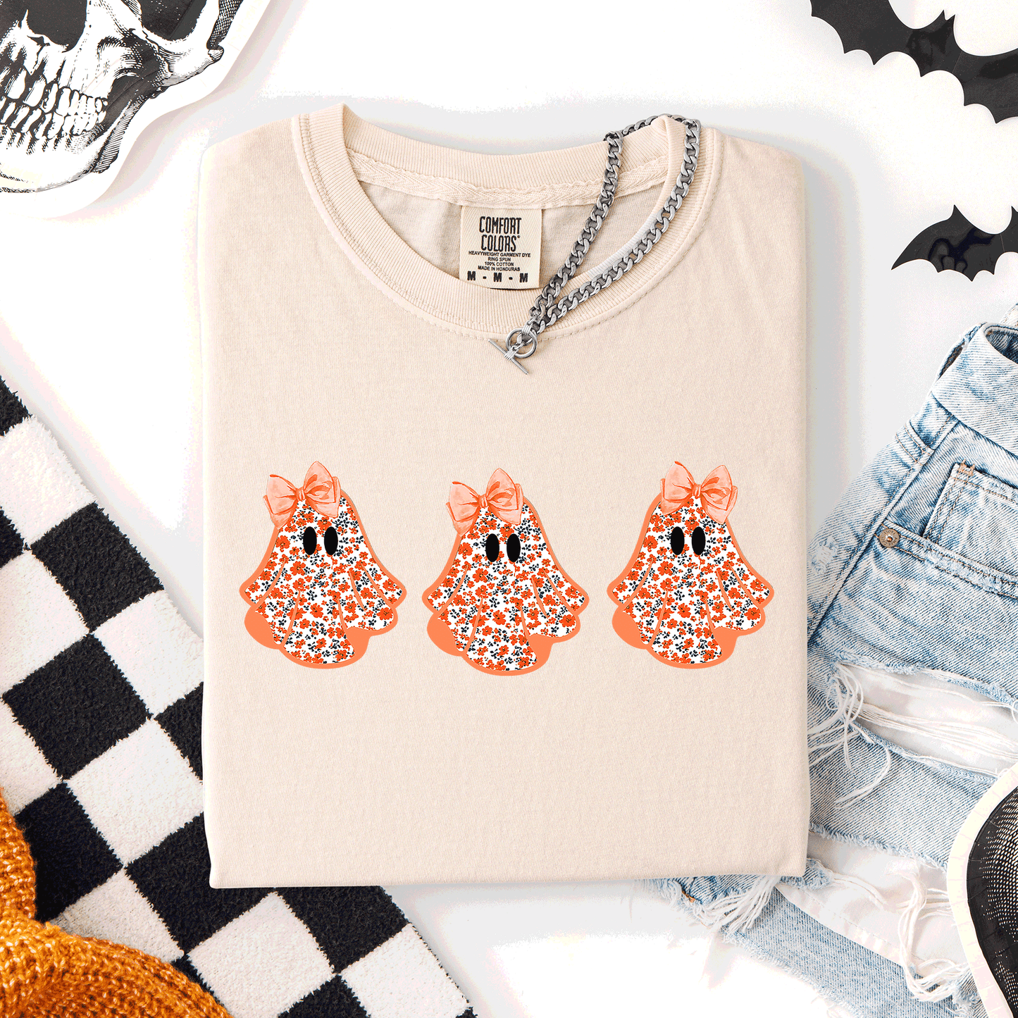 Cream Cute Halloween Ghosts, Pattern, Coquette, Comfort Colors T-Shirt
