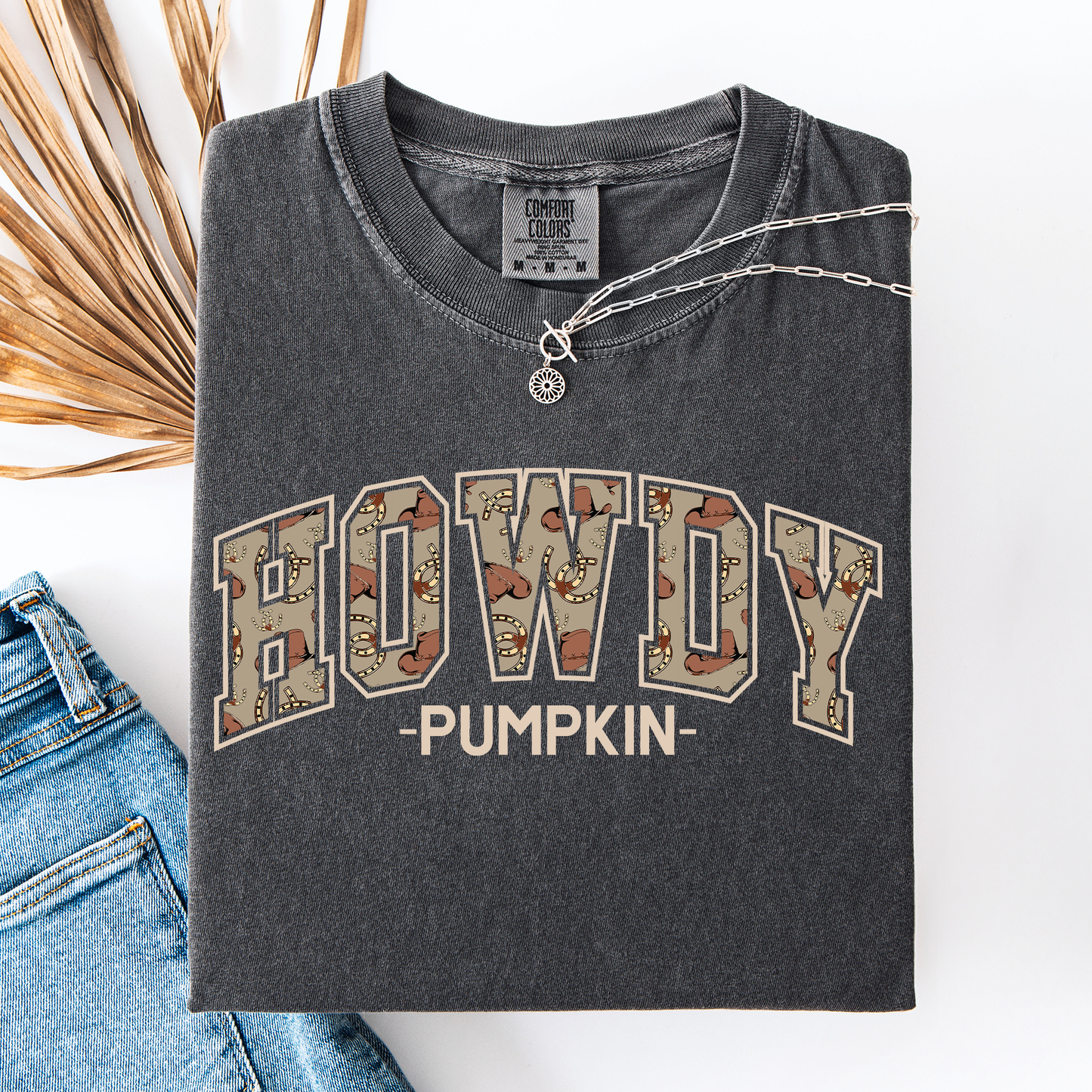 Charcoal Gray Howdy Pumpkin, Varsity, Collegiate, Fall, Autumn, Comfort Colors T-Shirt