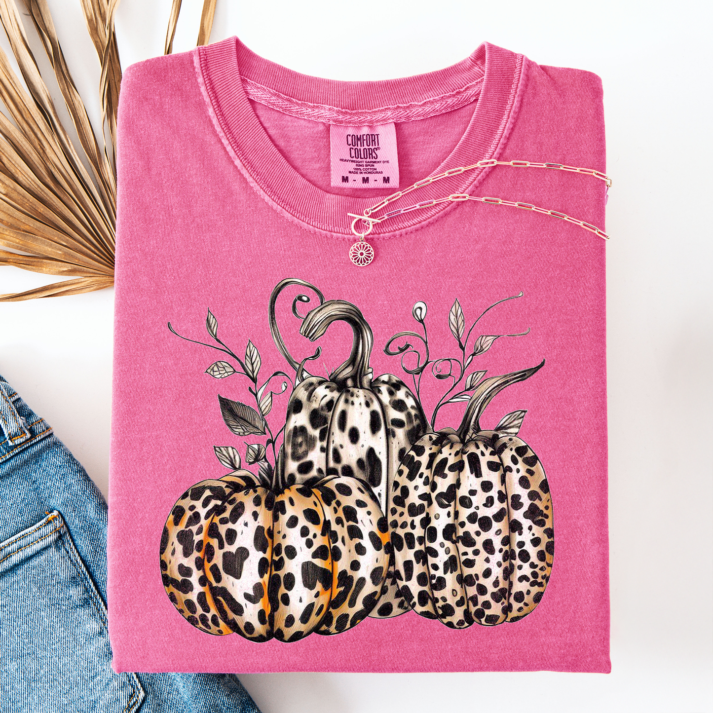 Pink Leopard Print Pumpkins, Cute, Halloween, Autumn, Fall, Comfort Colors T-Shirt