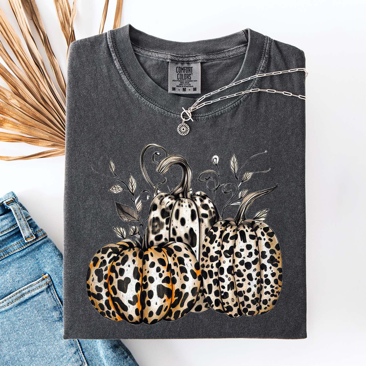Charcoal Gray Leopard Print Pumpkins, Cute, Halloween, Autumn, Fall, Comfort Colors T-Shirt