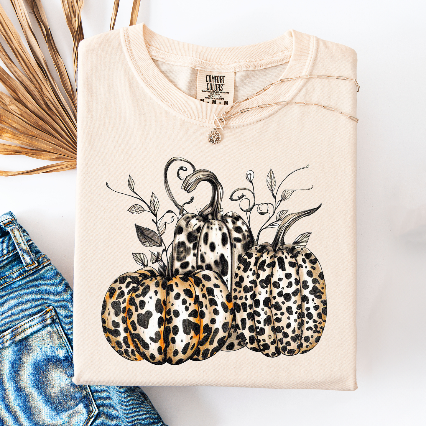 Cream Leopard Print Pumpkins, Cute, Halloween, Autumn, Fall, Comfort Colors T-Shirt
