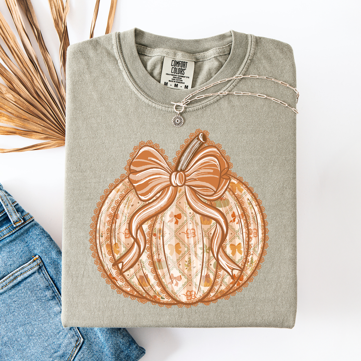 Green Pumpkin, Faux Lace, Coquette, Pattern, Halloween, Autumn, Fall, Comfort Colors T-Shirt