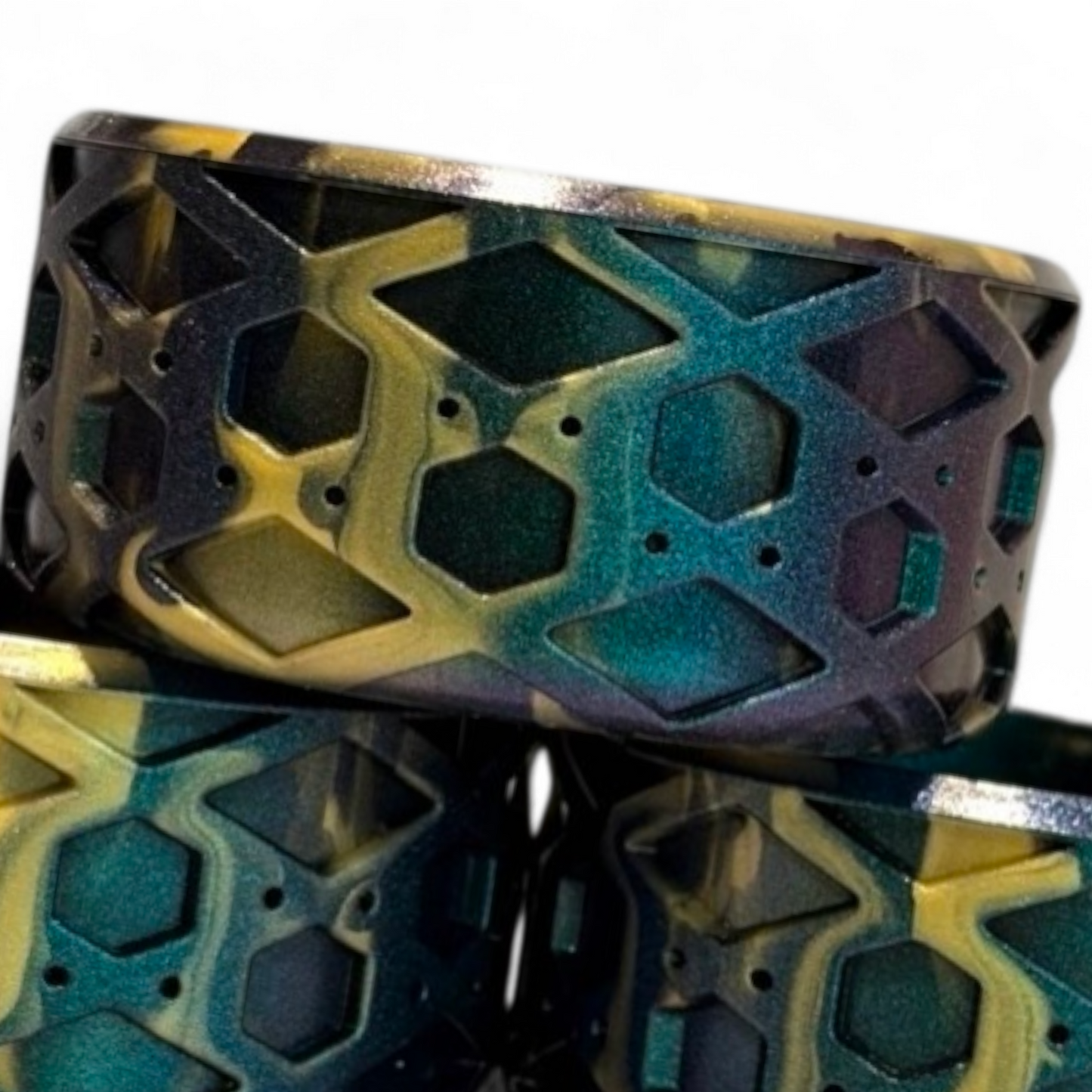 Black & Gold 2.75" Shorty Waffle Silicone Tumbler Boot