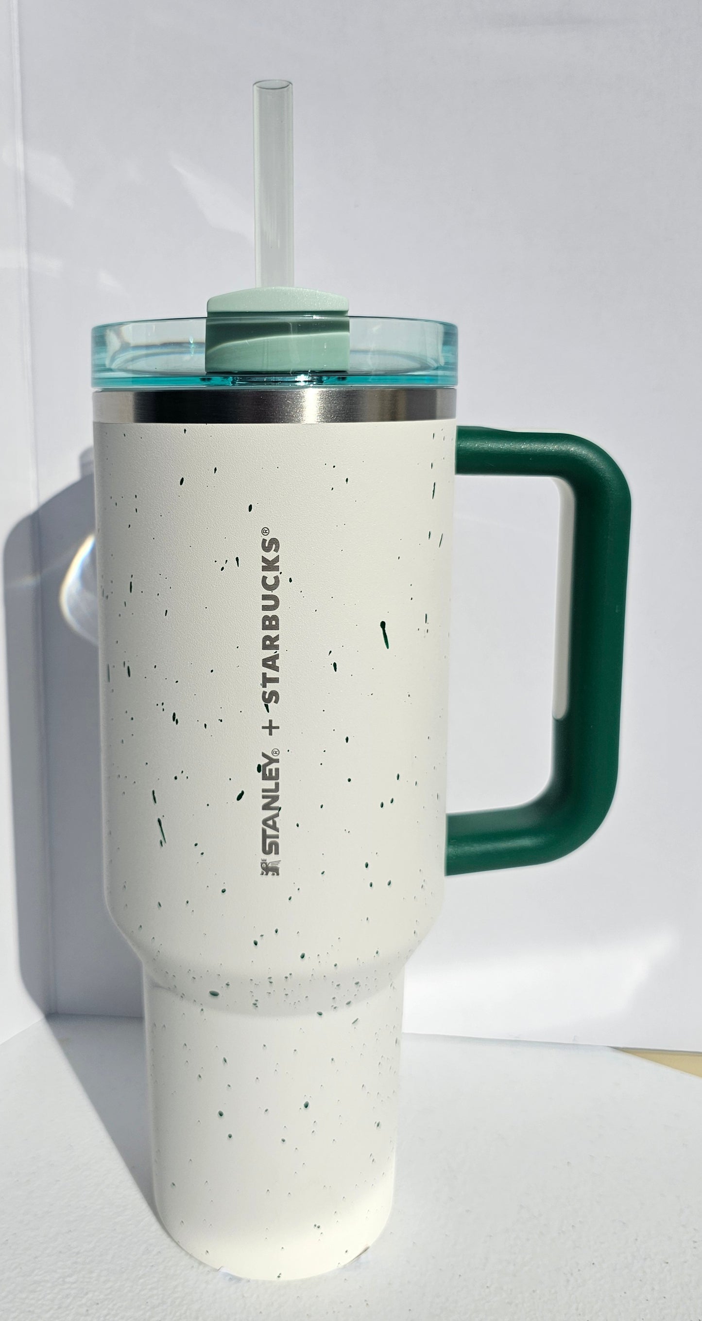 Starbucks Korea Stanley 2024 SS Green Pebble Quencher Tumbler 40oz