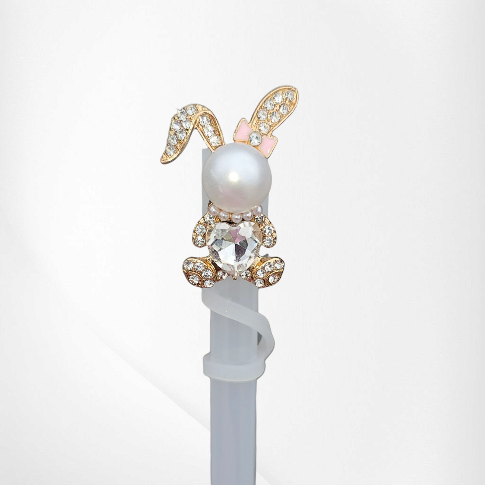 Luxury Pearl Diamond Easter Bunny Silicone Straw Topper  - White & Gold
Fits 10mm and Stanley Straws. 