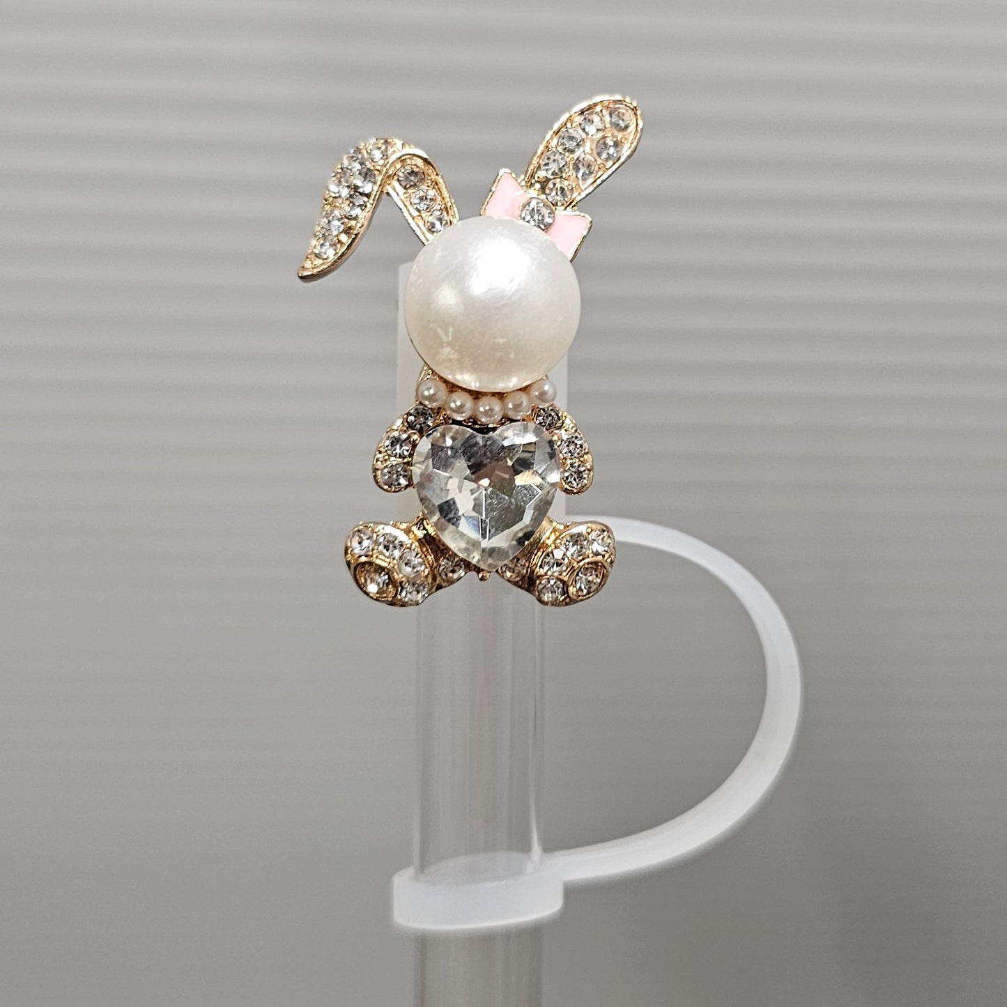 Luxury Pearl Diamond Easter Bunny Silicone Straw Topper  - White & Gold
Fits 10mm and Stanley Straws. 